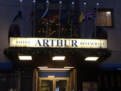 宿泊したのは、『Hotel Arthur』。
朝食付きツインルームが75ユーロでした。
今回の旅行で一番リッチだったのが、ここのホテルです。
