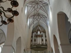 中はたいへん静謐な空間が広がっていました。拝観料 塔込みで3ユーロ