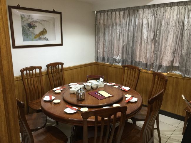 ホテルのお姉さんに<br />電話で予約してもらったので<br />個室へ通してもらえました(^^)<br />