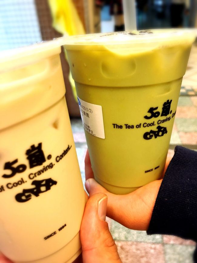 定番のタピオカ抹茶ラテと<br />タピオカミルクティーです。<br />写真撮る前に振ってしまった^^;