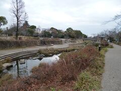 岐阜駅から加納宿までは清水緑地を歩きました。綺麗に整備された緑地です。