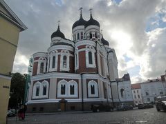 ロシア正教の教会、アレクサンドル ネフスキー聖堂 Aliksander Nevski Katedraal

あとで正面を見に行ったが、入れないようでした。