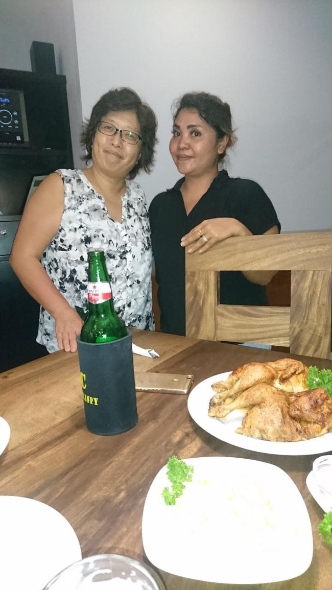 Juicy and Crispy<br />あっという間にでかっくなったよなぁ。<br />このおばちゃん、ハイアットのオペレータやってました。<br />日本語ペラです(^^♪