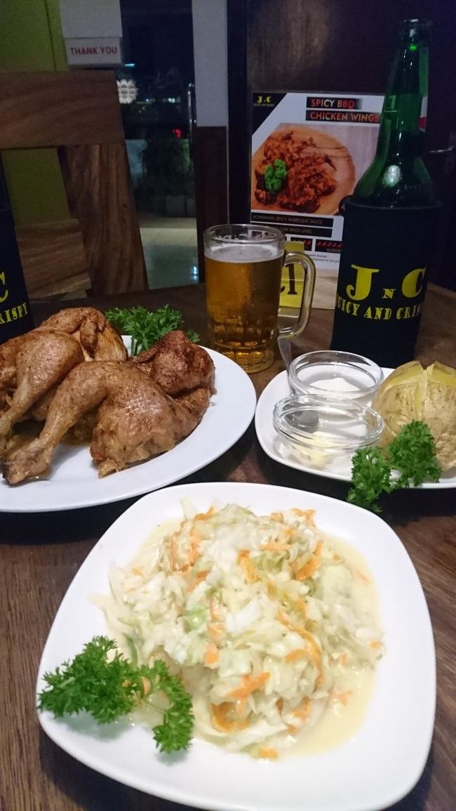 Juicy and Crispy<br />https://goo.gl/maps/aoAtFY2HNrt<br /><br />サヌールに来たらまずここで食べないと！by　夫。<br />ケータリング＆送迎サービス（サヌール内）始めました。<br />