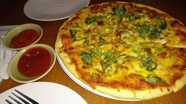 Warung Papa Pizza<br />https://goo.gl/maps/wwnneNopnrD2<br /><br />おかげさまでパパピザも大きくなりました。<br />綺麗なトイレも作りました。<br />ランチ営業もしています。