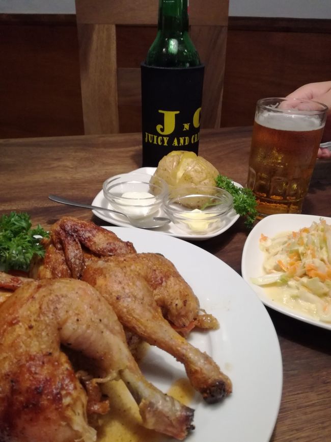 Juicy and Crispy<br />タナカー（はい、私の名前はタナカです(笑)）<br />あんたの宣伝でお客さんが多いよ！<br />日本人のお客さん、いっぱい来るよ。<br />お世辞でしょうが、ちょっと嬉しかったよ。<br /><br />