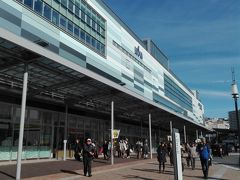 熱海駅前は、昔は昭和の漂うお土産屋さんだったのに、すっかり綺麗になってしまった