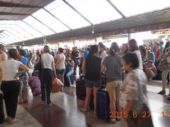 　フィレンツェ駅発１３：００、途中ボローニャで乗り換え１５：２８にヴェローナ駅に到着した。