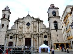 La Catedral de la Virgen Maria de la Concepcion Inmaculada de La Habana（ハバナカテドラル）

正式名は長いな（笑）
入れるはずの時間なんだが、今日は何かイベントがあるのか？ドアは閉ざされたままだった。