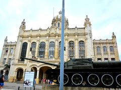 Museo de la Revolucion（革命博物館）
 
決して乗り心地がいいとは言えない自転車タクシーだけど旅情があるな（笑）キコキコ走りながら、ところどころでモニュメントの説明なんかもしてくれたっけ。