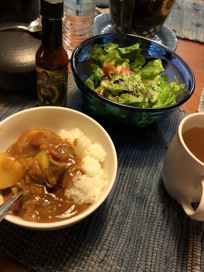 しょぼい調理器具でとりあえず遅めの昼食を作成。