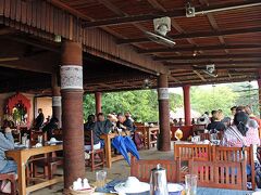アーナンダ寺院の後は、楽しみにしていたランチ♪
「Sunset Garden Restaurant」という観光客向けのレストラン。