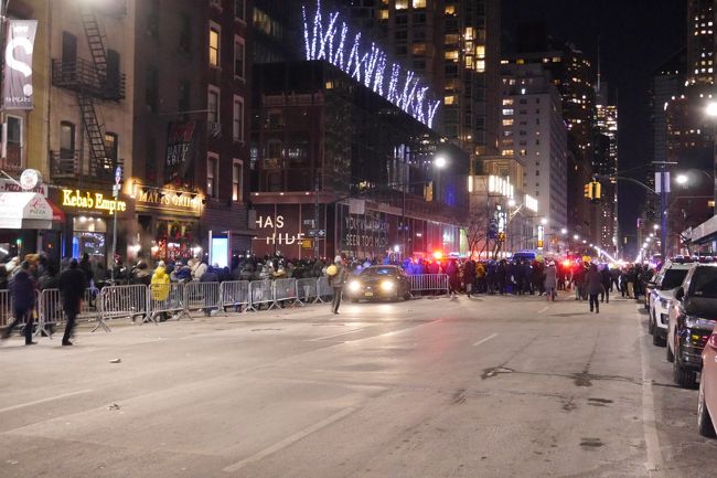 ちょうど2018年直前に道に出てみました!<br /><br />さすがに寒いので 年越しイベントには参加せず, 2018年を見届けるだけ. <br />寒すぎるので特になにもせず これで寝ました...zzz