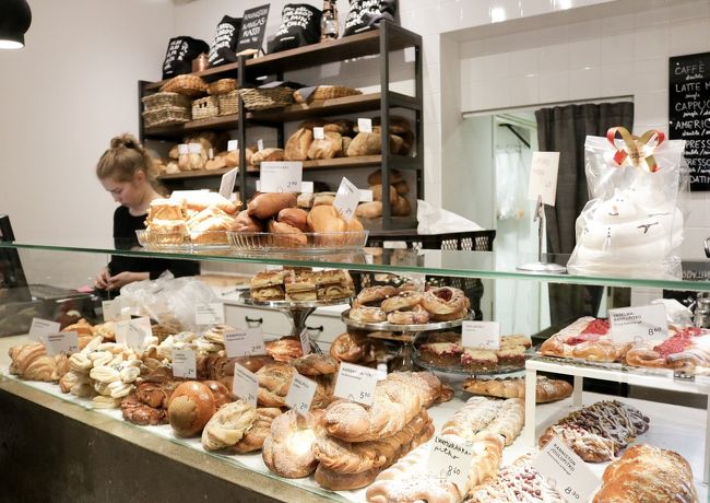 ヘルシンキのベーカリーショップ<br />帰るときは「モイモイ！(さようなら！)」