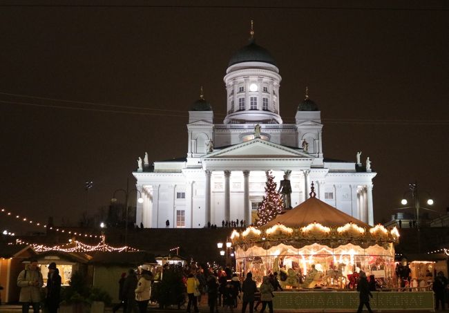 大聖堂とメリーゴーランド<br />寒いけどとても暖かい国でした