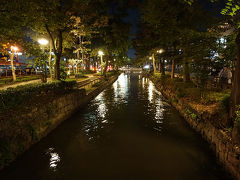 ●西川緑道公園界隈

この公園沿いにお店があったりします。
散歩には、ちょうど良い道。