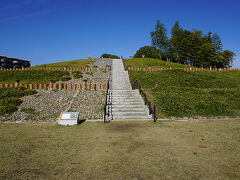 ●恵解山古墳

平成26年に整備された新しい公園です。
青空が気持ちいいです！