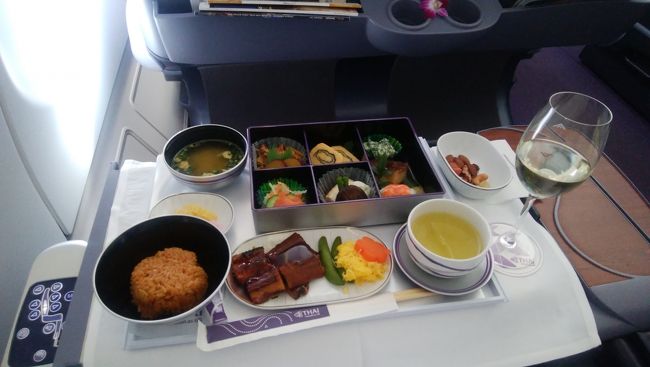 タイ航空の福岡ーバンコク機内食。