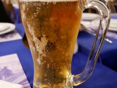 たまにはビールを。ビールの味は、日本のものと近いような気がします。