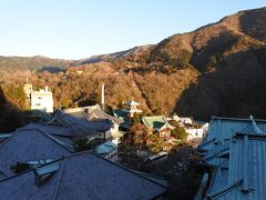 7時15分起床。

今回の宿は、宮ノ下の富士屋ホテル。フォレスト館（515号）からの眺め。