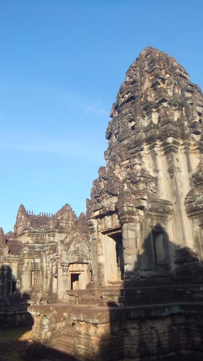 スールヤヴァルマン2世が12世紀初めにててたヒンドゥ教寺院です。