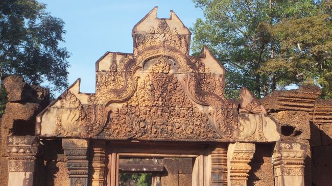 第一東塔門。<br /><br />なんで上の部分しか写っていないかというと中国人団体客が絶え間なく記念写真を撮り続けているから。<br /><br />もう本当嫌！