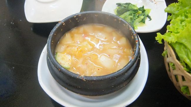 ちゃんとテンジャンチゲも出ます。<br /><br />外国のわりにはまあまあです（って日本は外国じゃないんかい？）。