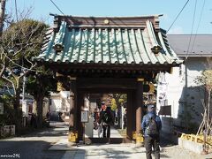 鎌倉　妙隆寺　山門

本覚寺の本えびすの後は、
鎌倉七福神をめぐることにしました。