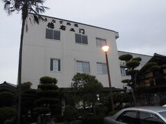 15時ごろと言えば　ウナギや何軒もありますがやっている店が少ない
でもこの店は開いてました　
徳右エ門です