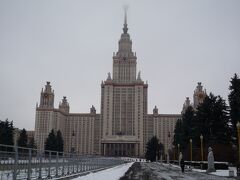 　市内観光スタート。

　まずは、モスクワ大学。