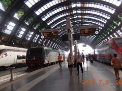 　８：２０ミラノ中央駅発R（普通列車）でマントヴァに向けて出発。