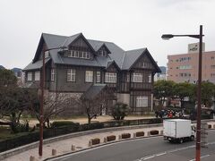 　見学通路から見下ろす、三井倶楽部。これも今だけの風景です。
　復元駅舎の一部営業再開は今秋、完全公開は来春とのこと。思い出の駅舎の晴れ姿、一番に駆け付けたいです。