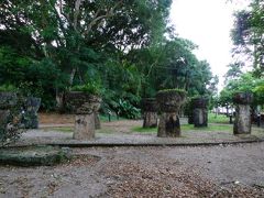 午前中は昨日と同様イパオパークにランチ持参でシュノーケリング。
帰りは赤バスでスイッと帰ってくると、プールサイドでまたフリーピザ・ポテトをしていたのでそれでお腹を満たし、ひとっぷろ浴びて今度は観光だ！

赤バスでGPOまで行き、ASC行きに乗り継ぎ、ラッテストーン公園へ。
ちょっと人気の少ないパークでした。