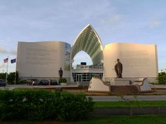 少し歩いてグアム博物館へ。
丁度閉館後だったのですが、まだ人がいたのでパパッと見る事ができました。
トイレも借りました。