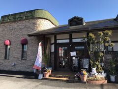 一宮と言ったらモーニングでしょ！
一宮モーニングをネットで調べ、行ってみたいお店に到着しました。
アルビノールさん。