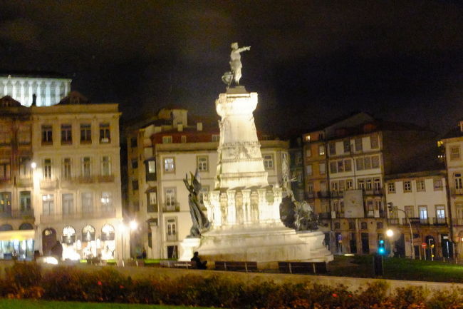 ナザレ観光の後は、今日の宿泊地であるポルトに向かい<br />