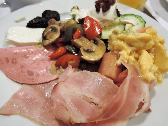 朝から食べ過ぎ！ですよね。<br />