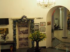 この後はホテルのロビーでゆっくりすごし、夜行バスに乗るため身支度を整えて
ミーディンバスターミナルへ。タクシーを呼んでもらいました。