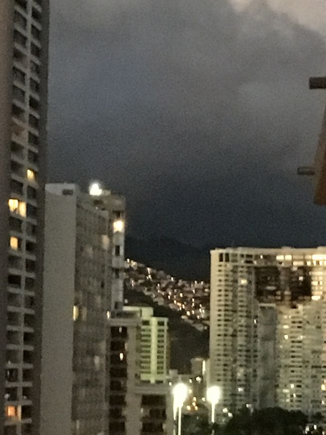 山側はもう暗い…<br /><br />さぁ！始まっちゃう前に、急いでレッツゴー‼️