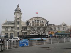 地下鉄で前門まで来ました。駅近くにある中国鉄道博物館に入ってみます。入場料が２０元でした。