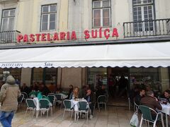 12/31(日)
大晦日のリスボンの朝。まずは朝ごはんを食べにこちらへ。ロシオ広場にあるSUICA。
