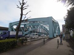 千住大橋

隅田川に最初にかけられた橋。
現在の橋は昭和2年竣工。