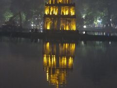 ライトアップされた亀の塔