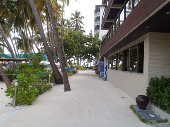 宿泊しているホテルの前や・・・