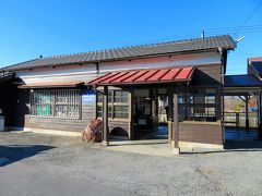 相変わらずレトロな駅舎。