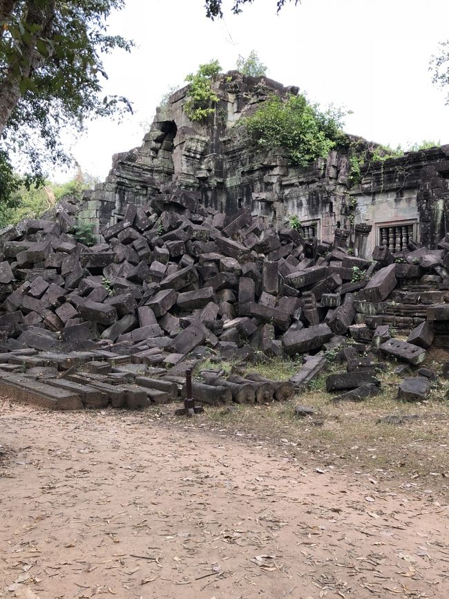 ベンメリアから回ります。<br />ガイドさんが居ないと迷ってしまう感じでした。<br />ルート案内のない所を通って出口までいきます。