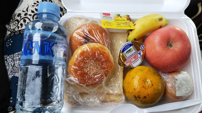 ホテルで次の日朝が早いからっとiPhoneで意思を伝えるとお弁当を用意してくれました。