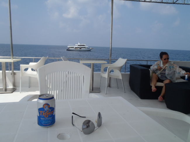 久しぶりの冷たいビールが飲めるゾ～<br />タイガービールで久々の喉を潤す。<br />ぷは～　旨い！それ以外の言葉なし！<br />