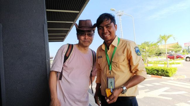 ガイドさんにラッパのマークを渡してお別れです。<br />行きたかったアンコールワットに行けて良かった。<br />英語が喋れなくても何とかなりました。