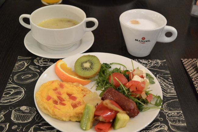 『CASA UNITED RESTAURANT』で朝食ビュッフェ。<br /><br />毎回メニューが少しづつ変わるのであきません。